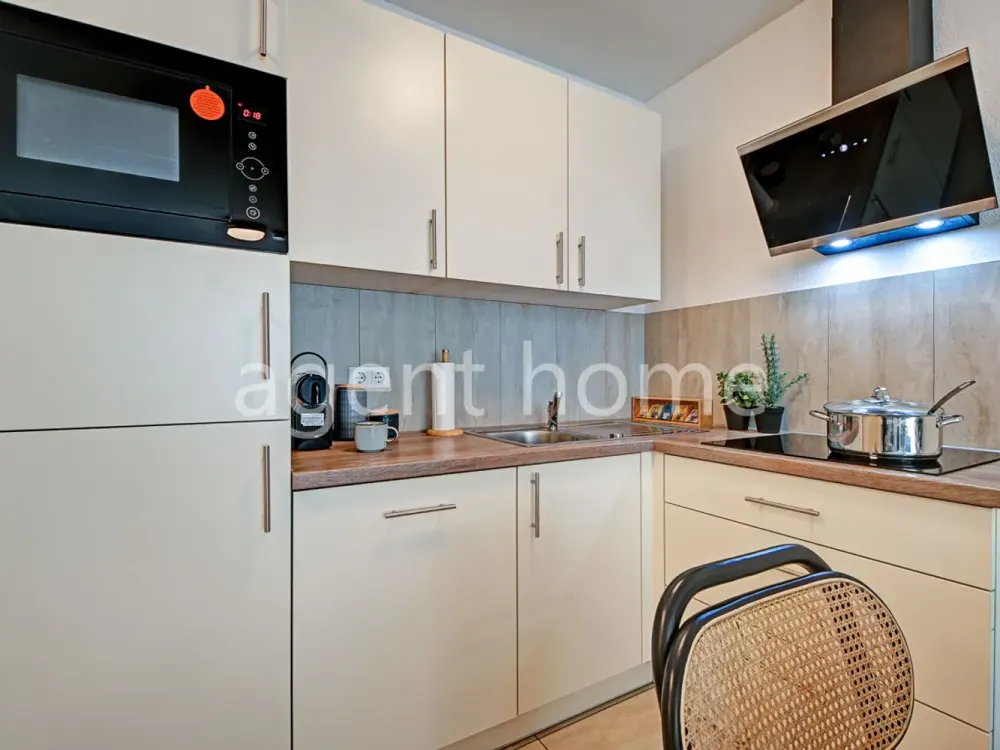 FURNISHED - COOL DESIGN - Modern Business Apartment