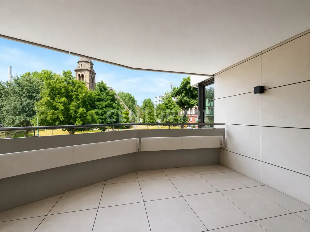 Spacious 4-Room Apartment in Prime Westend Location