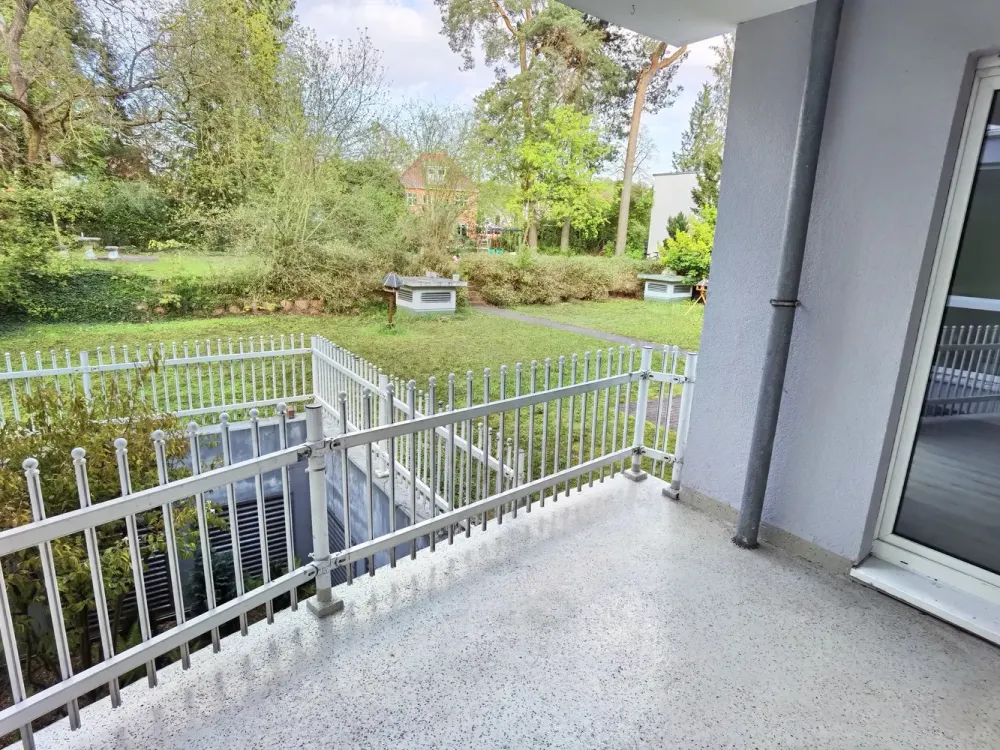 ***HERMSDORF - großzügige 3-Zimmer-Wohnung über 2 EBENEN mit Balkon/EBK/Laminat/TERRASSE***
