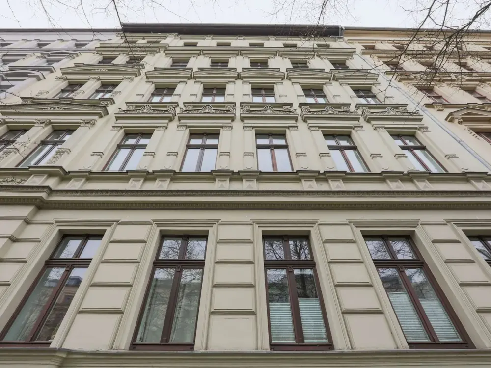 Luxurious, freshly renovated 4 room apartment in Prenzlauer Berg in the heart of Berlin