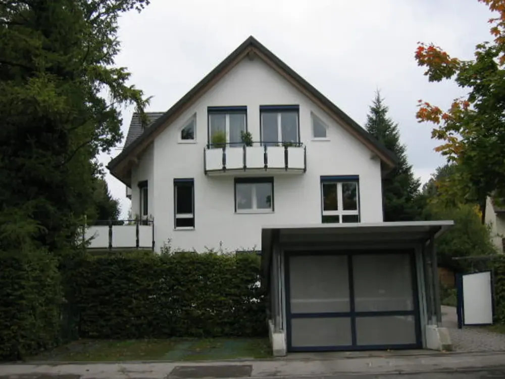 Lebendiges Wohnen: 3-Zimmer-Wohnung in Gauting mit Garten