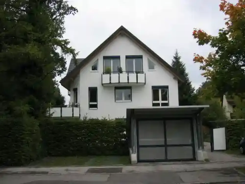 Lebendiges Wohnen: 3-Zimmer-Wohnung in Gauting mit Garten