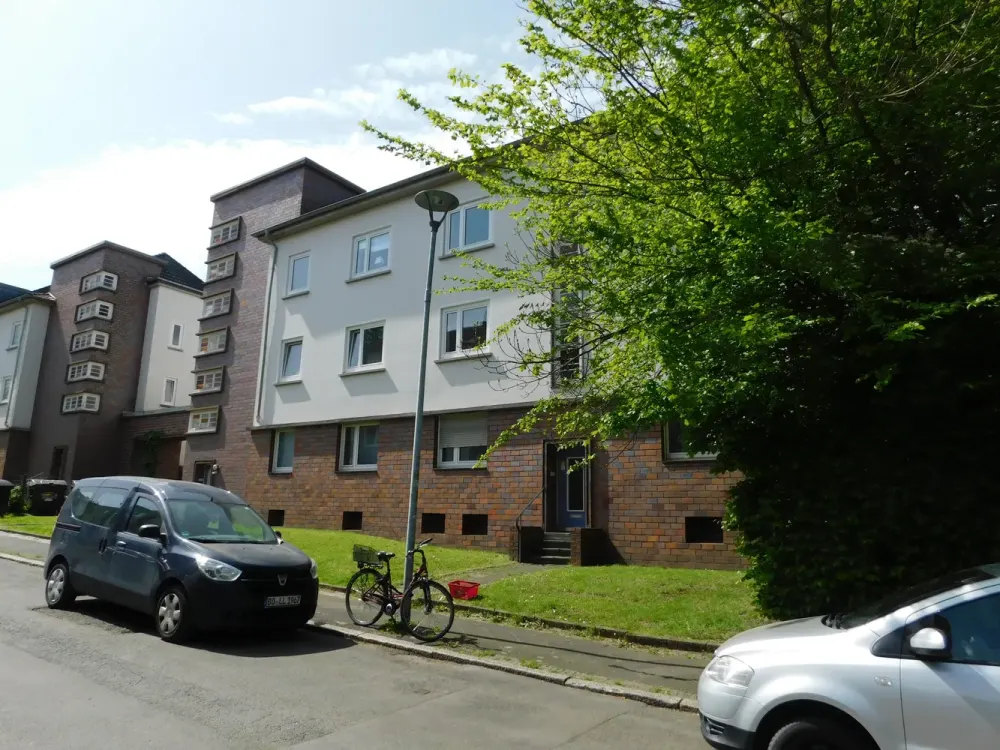 Gemütliche einzugsbereite Single-Wohnung mit Loggia inkl. tollem Ausblick ins Grüne!