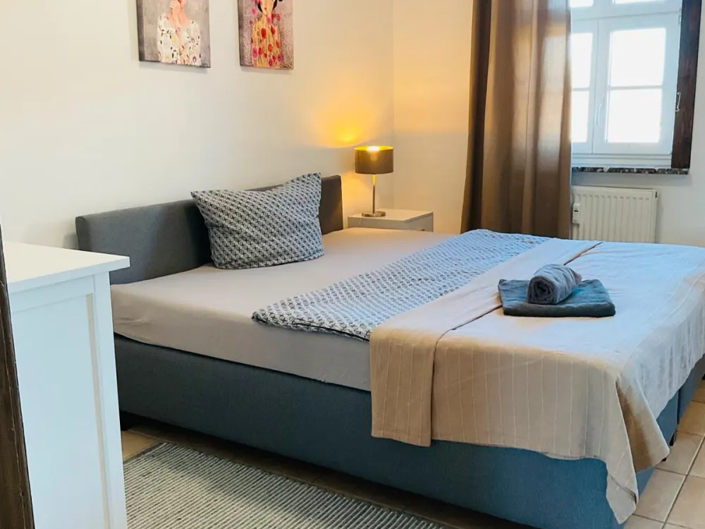 2 Zimmer Wohnung möbliert
