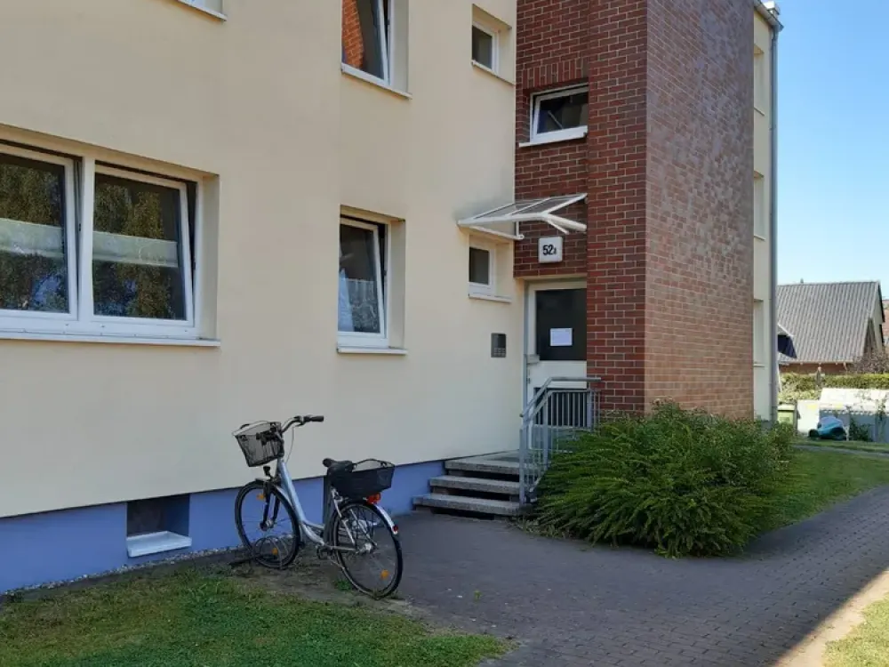 Bright and Well-Maintained 1-Room Apartment in Stellingen, Hamburg