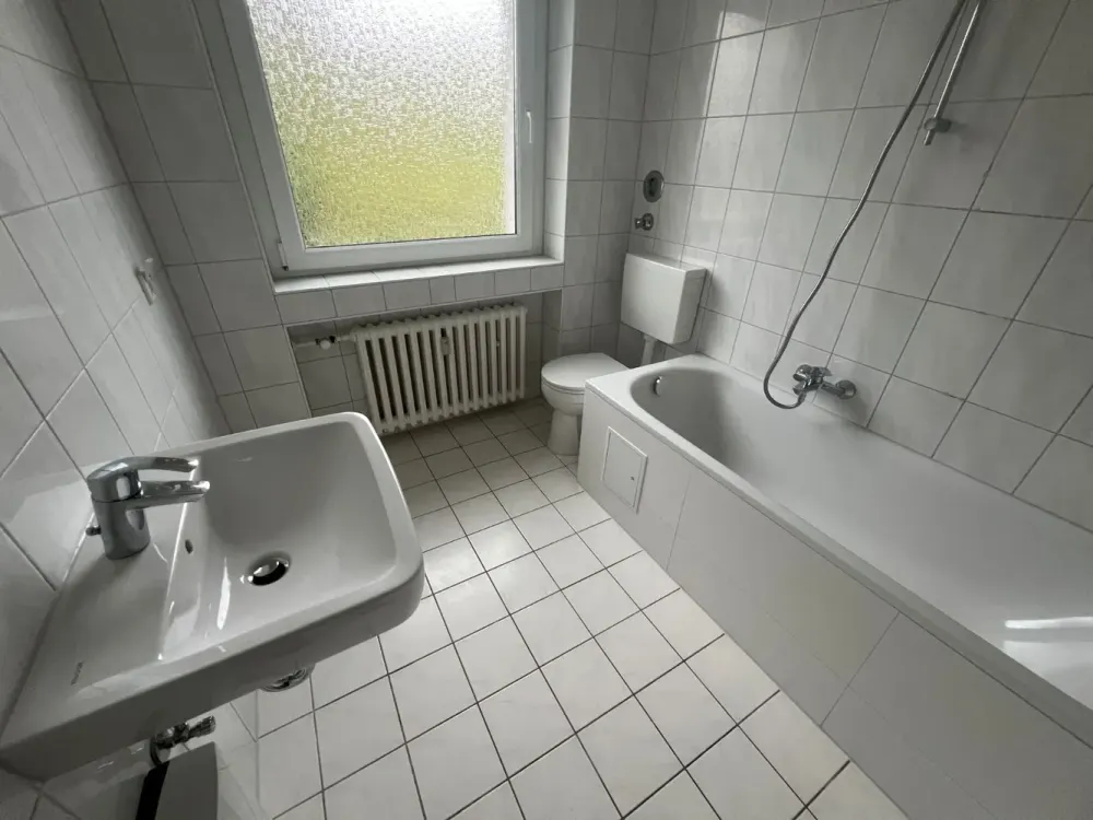 Frisch und Hell - 3 Zi.-Whng.- Wannenbad mit Fenster - Duisburg Rheinhausen