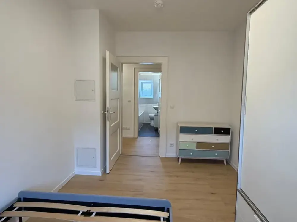 # 🏡 Großzügige, neu renovierte & voll möblierte 2-Zimmer-Wohnung zur Untermiete, Einziehen & Wohlf