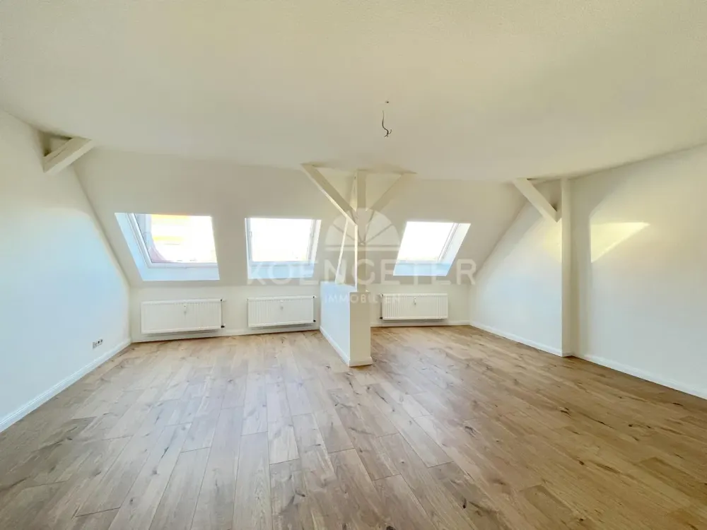 NEU: Viel Licht, viel Raum: Charmante Dachgeschosswohnung mit offener Küche in Leutzsch!