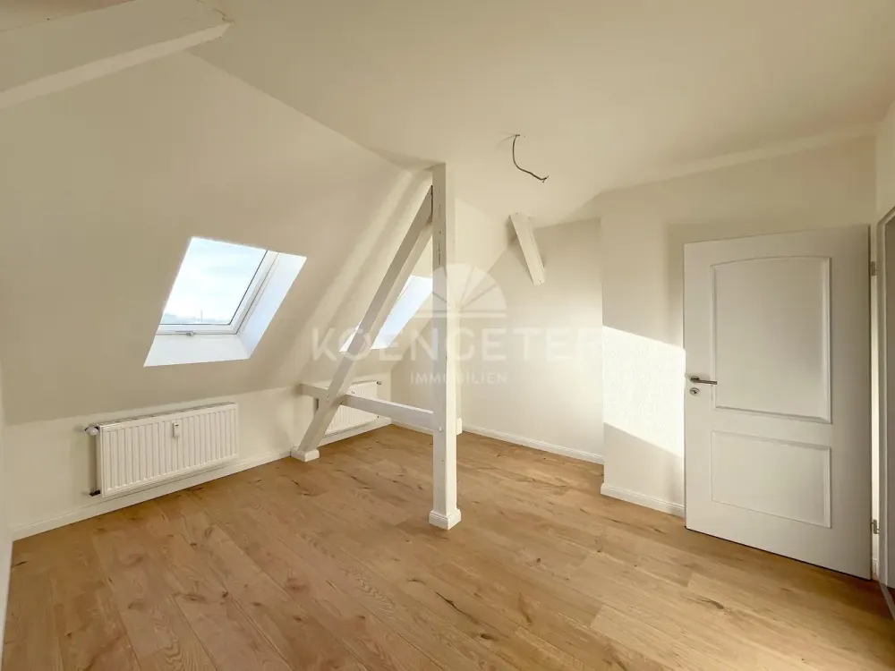 NEU: Viel Licht, viel Raum: Charmante Dachgeschosswohnung mit offener Küche in Leutzsch!