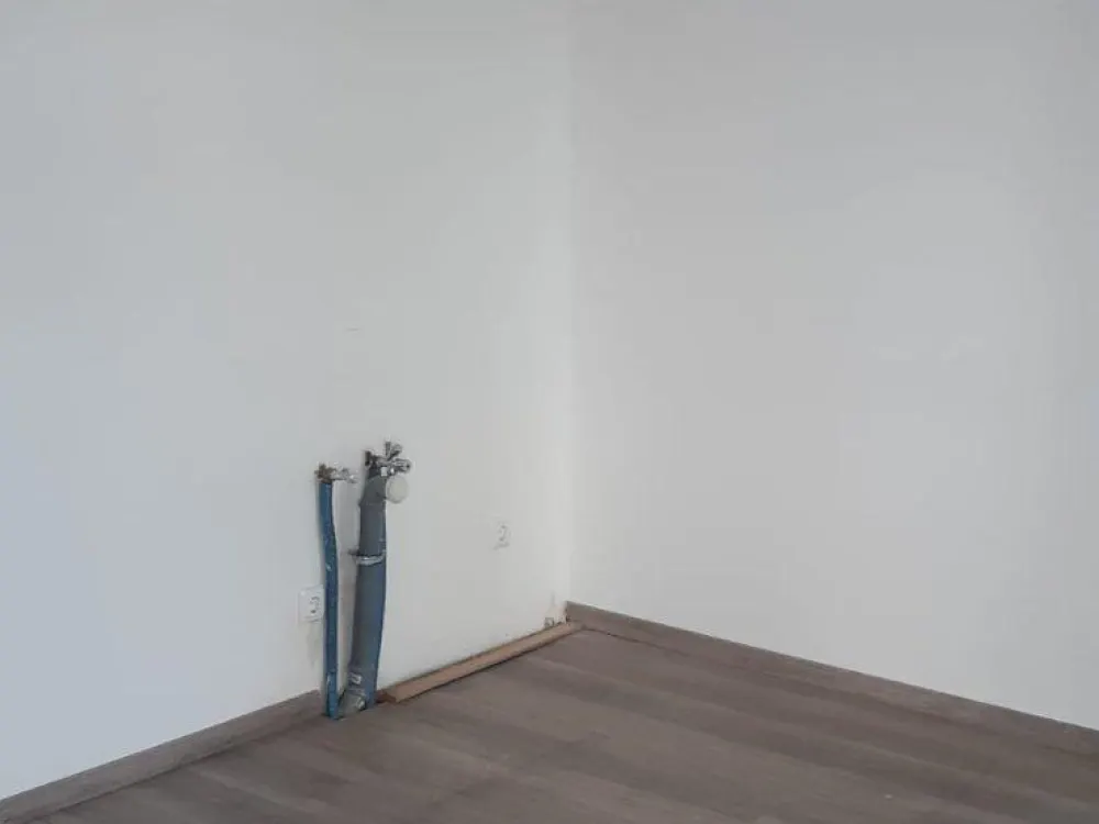 3-Room Apartment, Lauf Links