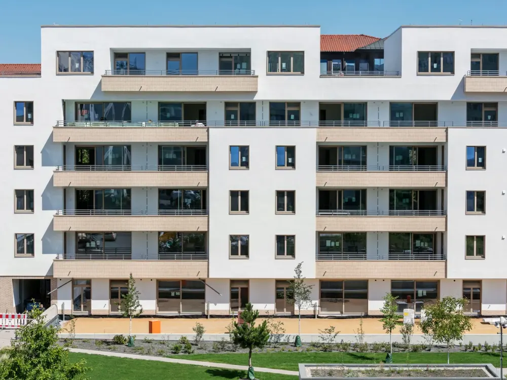 4-Zimmer-Wohnung mit viel Privatsphäre und großer Südloggia