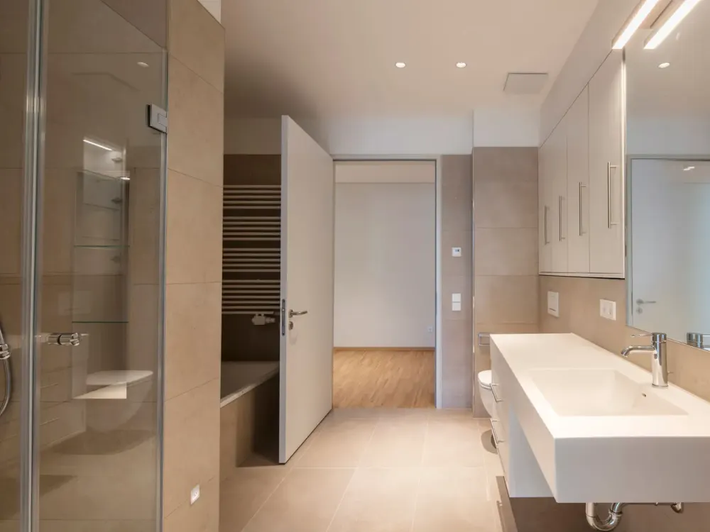 4-Zimmer-Wohnung mit viel Privatsphäre und großer Südloggia