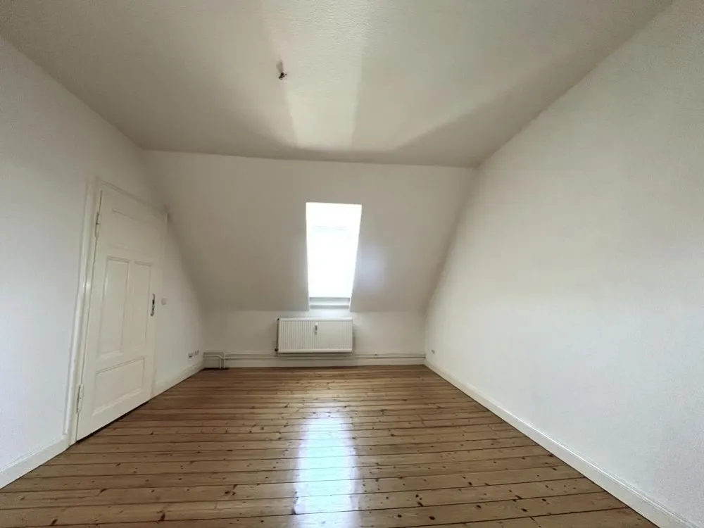 Dreamy 4-Room Apartment!