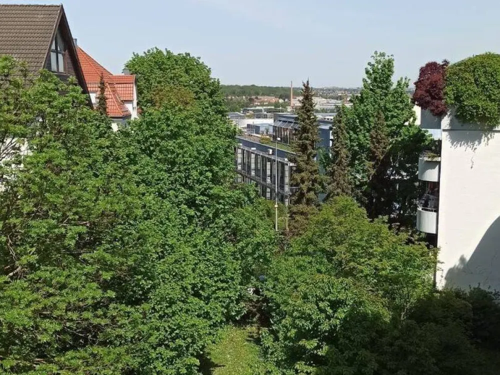BARRIEREFREI: S-Killesberg: 4. OG, 3,5 Zi., 127 qm Wfl., top-saniert, Kamin, Aufzug, SW-Balkon, Hobbyraum, TG, EBK