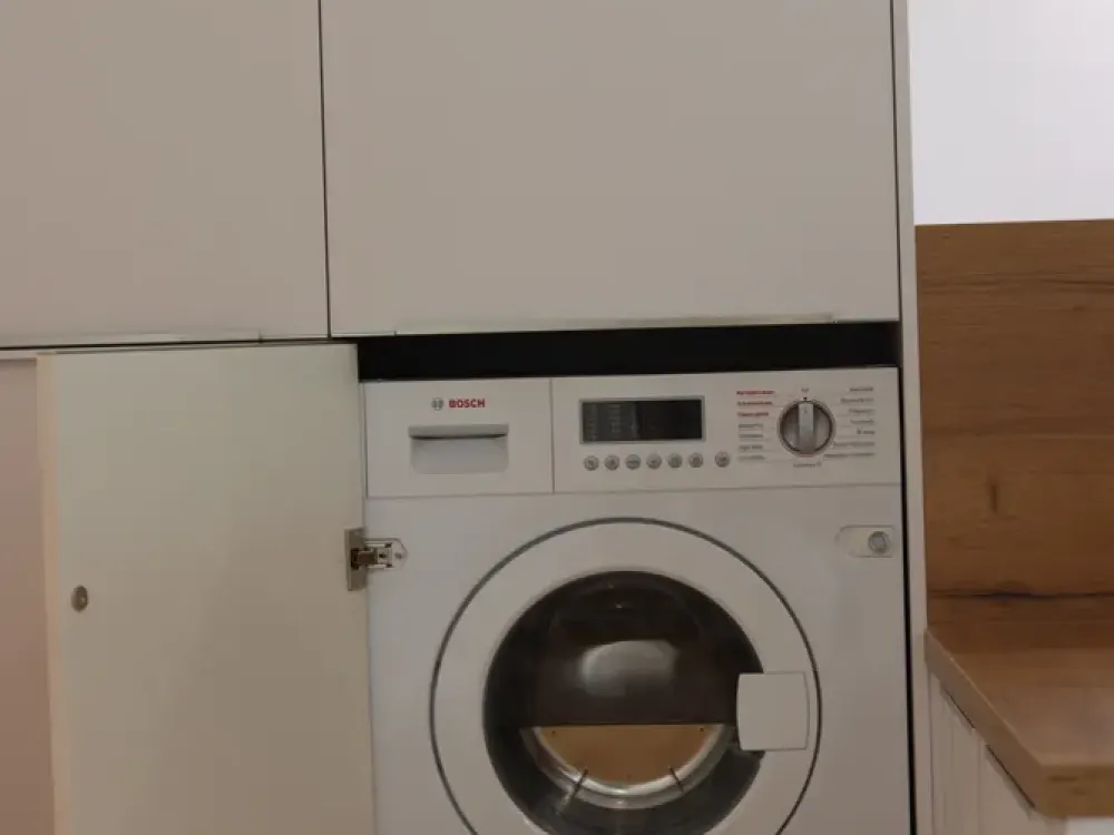 Stilvolle, neuwertige 2-Zimmer-Wohnung mit Balkon und Einbauküche in Frankfurt