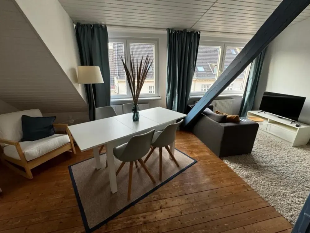 2-Zimmer Wohnung mit Rheinturmspitzen-Blick in lebendiger Lage Düsseldorf Unterbilk