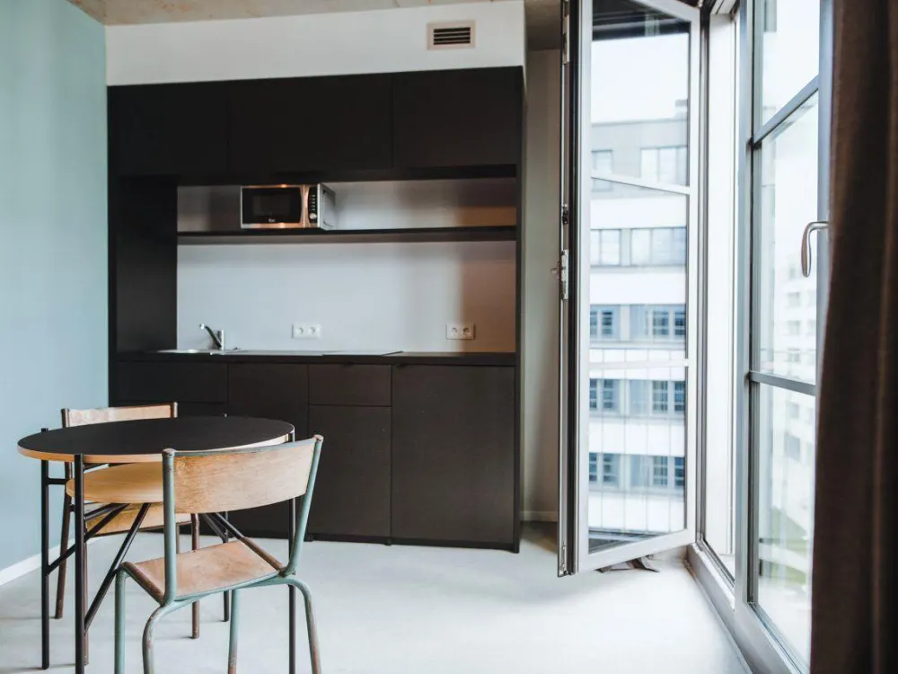 Neon Wood Student Housing in Berlin Friedrichshain - Deluxe Balcony Apartment