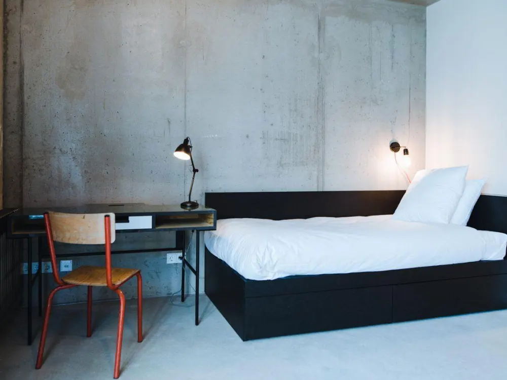 Neon Wood Student Housing in Berlin Friedrichshain - Deluxe Balcony Apartment