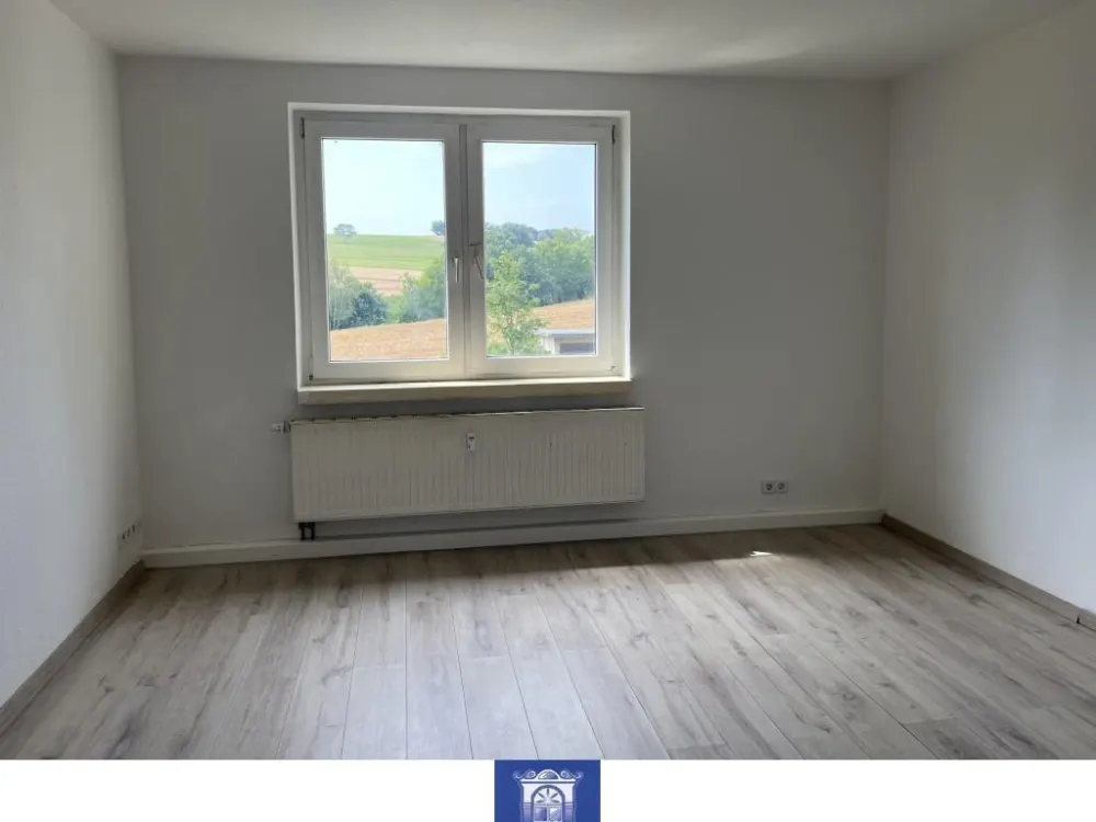 Idylle pur! Helle Wohnung mit Tageslichtbad!