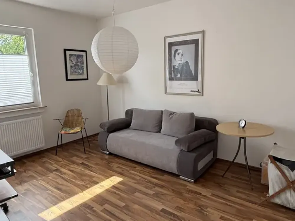 Helle 1-Zimmer-Wohnung mit großem Balkon & Einbauküche