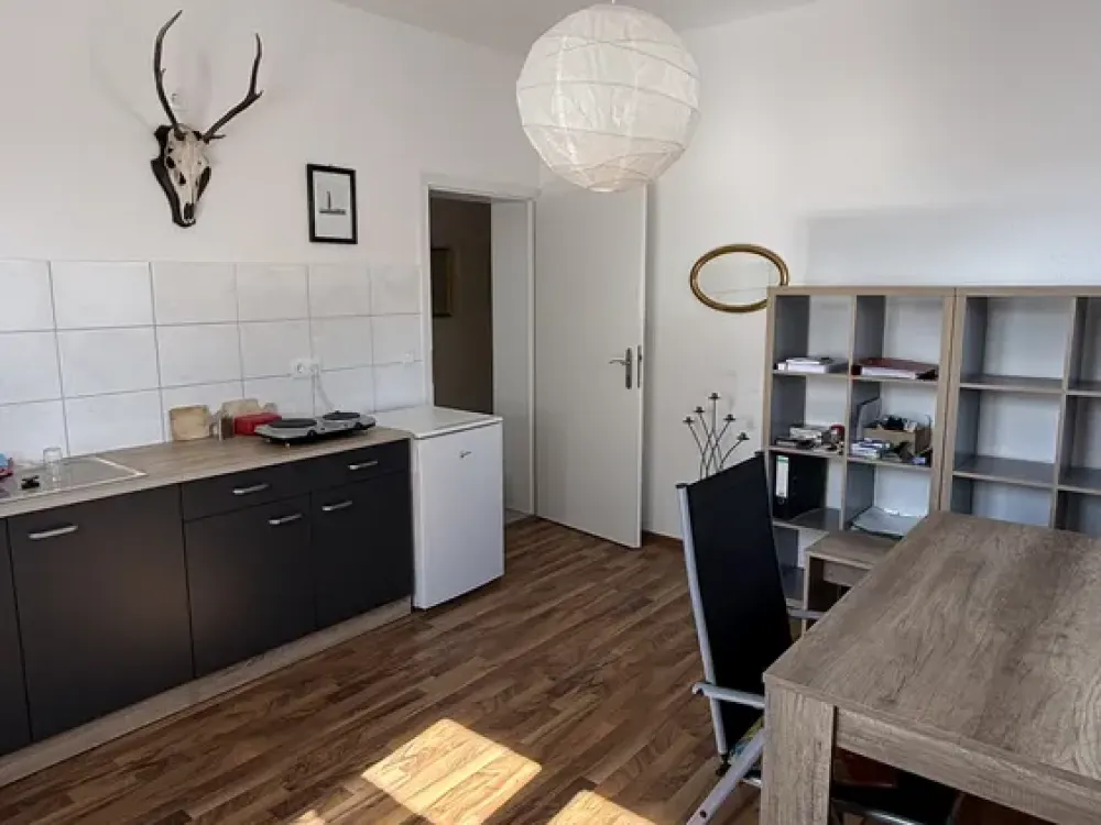 Helle 1-Zimmer-Wohnung mit großem Balkon & Einbauküche