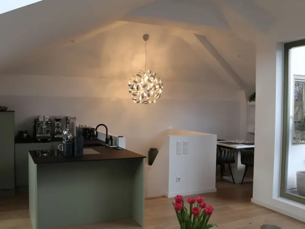 Maisonette in einem kernsanierten Altbau mit Loggia