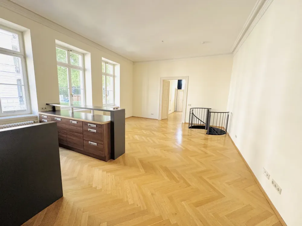 Großzügiges Wohnen im Waldstraßenviertel, Attraktive 4-Zimmer Maisonettewohnung