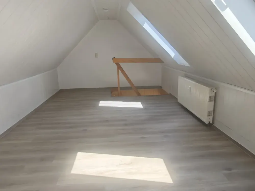 Ihre neue Mansardenwohnung mit Tageslichtbad und Balkon