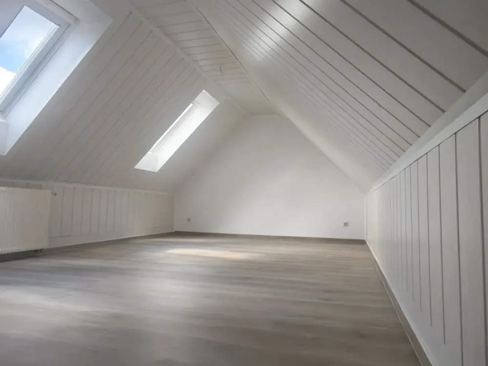 Ihre neue Mansardenwohnung mit Tageslichtbad und Balkon