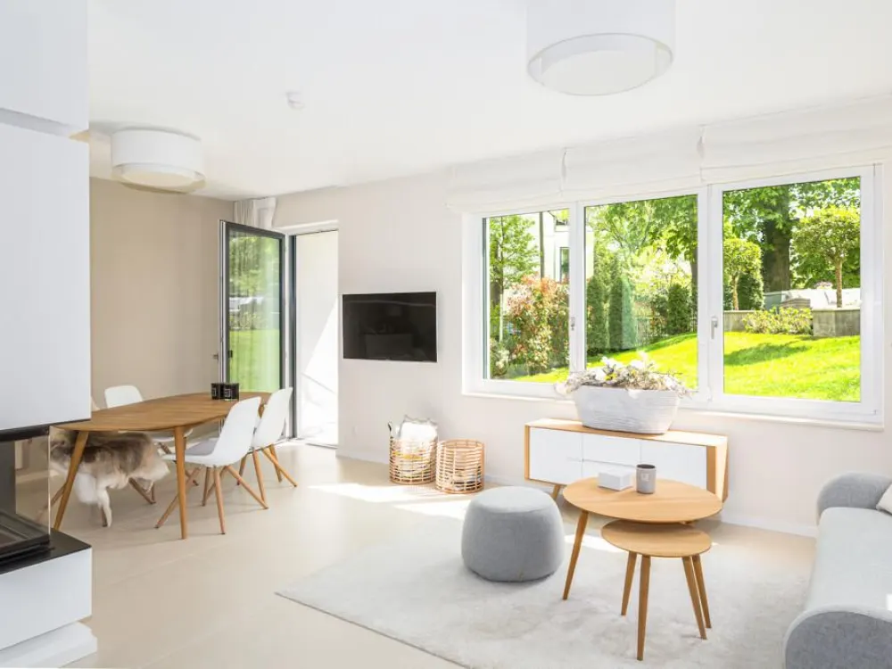 Babelsberg: Großzügige 5-Zimmer-Maisonette mit Garten & 2 Tiefgaragenstellplätzen