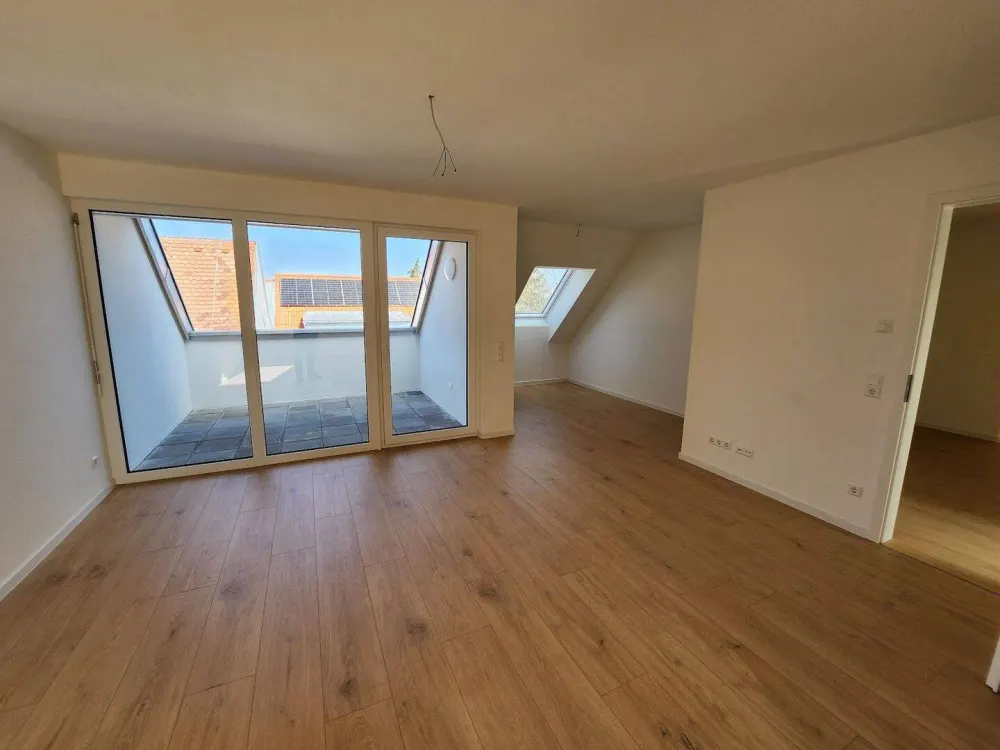 Moderne 4-Zimmer-Dachgeschosswohnung mit sonniger Loggia in Stuttgart-Zuffenhausen!