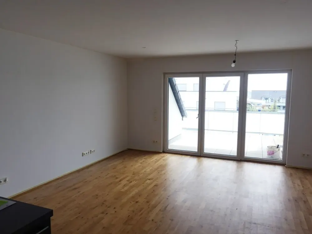 NACHMIETER GESUCHT! Helle 3-Zimmer-Wohnung mit Balkon und EBK!