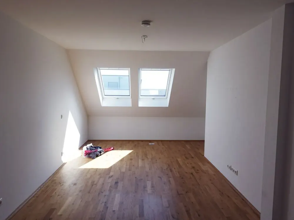 NACHMIETER GESUCHT! Helle 3-Zimmer-Wohnung mit Balkon und EBK!