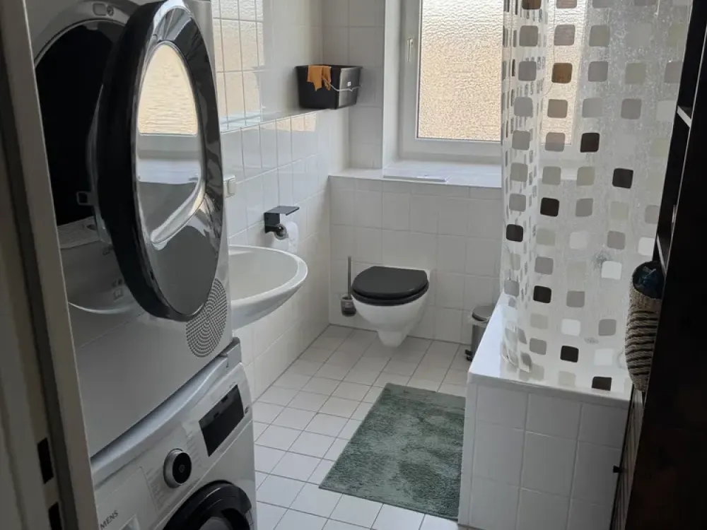Living in Berlin: Bright 2-Room Apartment with Balcony