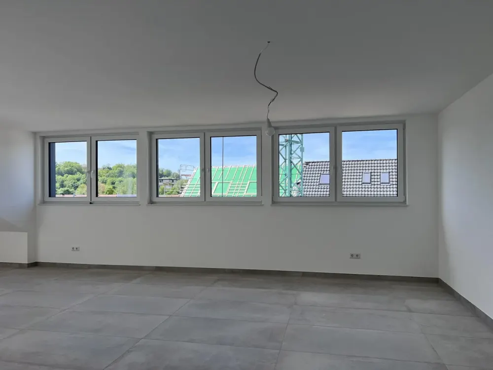 73207 Plochingen: Erstbezug nach Kernsanierung: 3,5-Zi-DG-Wohnung. Balkon. Inkl. EBK. Stellplatz.