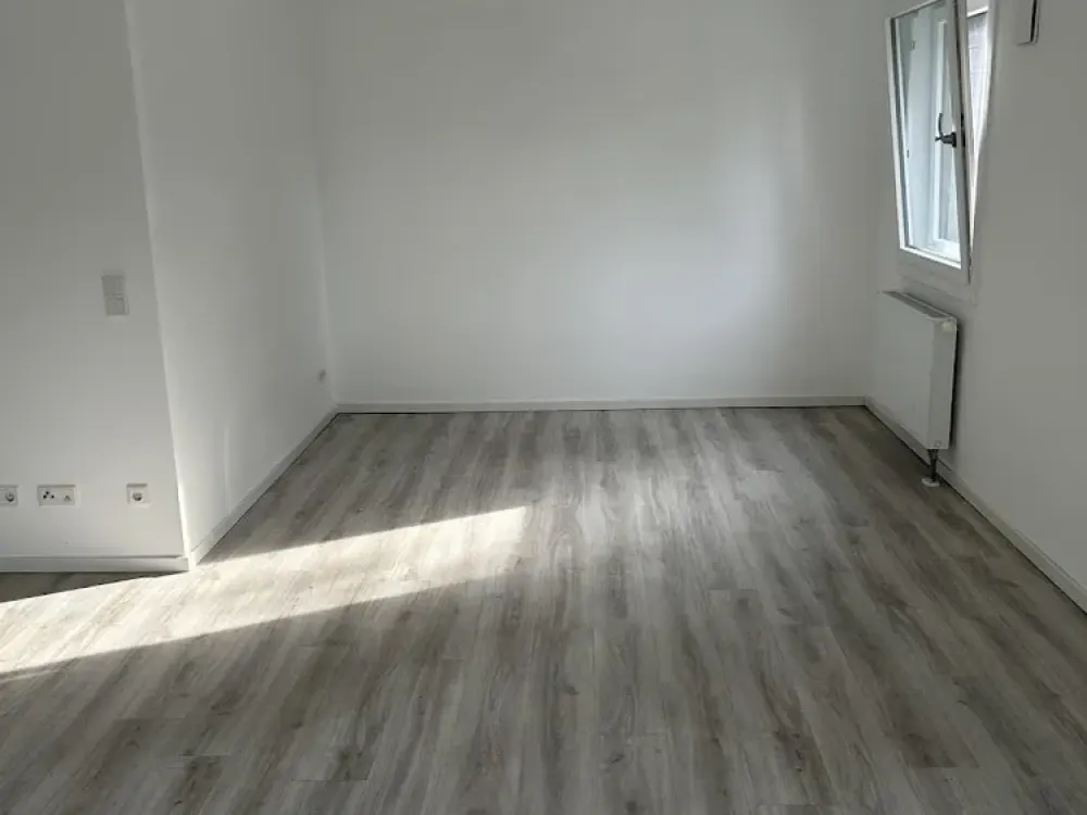 +++1-Zimmerwohnung mit Badewanne und Balkon + Einen Stellplatz für 1€