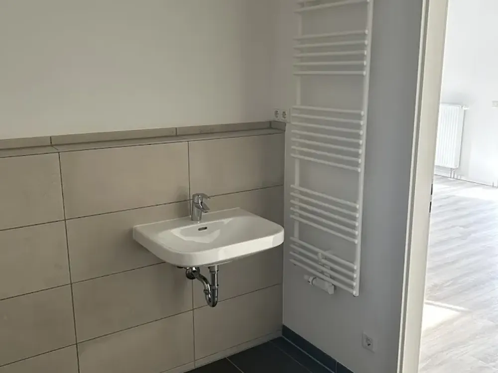 +++1-Zimmerwohnung mit Badewanne und Balkon + Einen Stellplatz für 1€