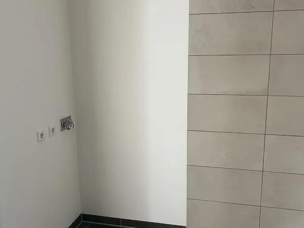 +++1-Zimmerwohnung mit Badewanne und Balkon + Einen Stellplatz für 1€