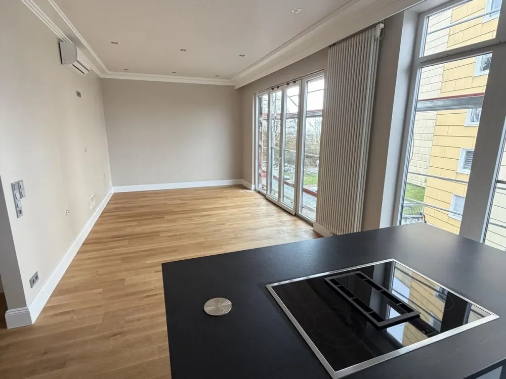 Exklusives Wohnen in Kronberg im Taunus: Große stilvolle Luxuswohnung im 1. OG zu vermieten [HMR-O52E07] [HMR-O52E07]