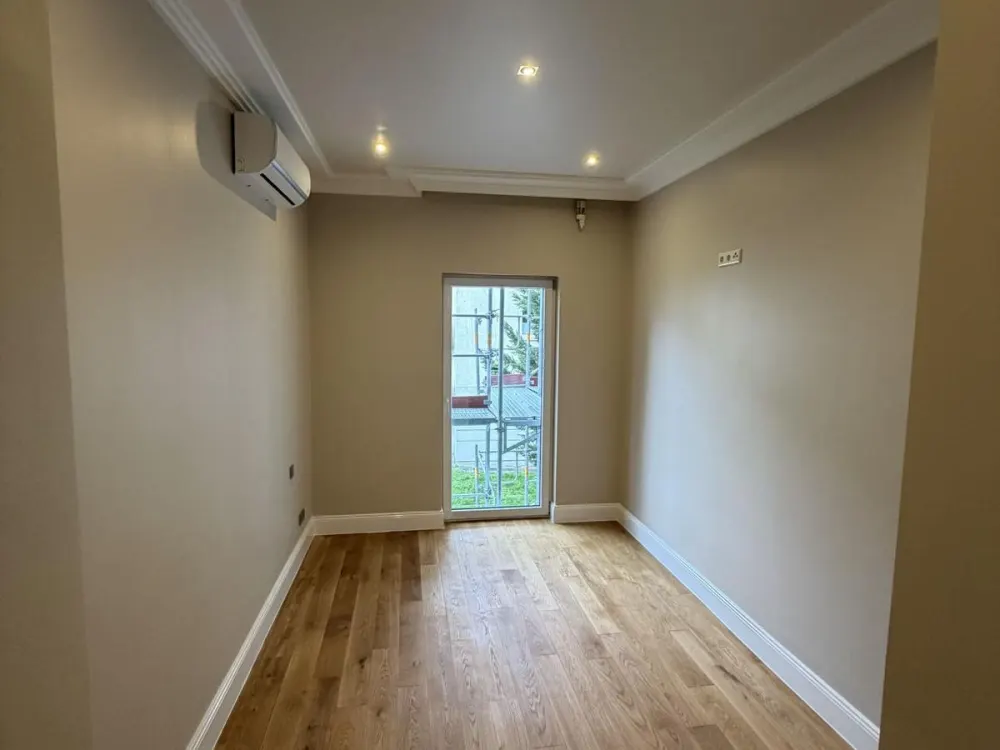 Exklusives Wohnen in Kronberg im Taunus: Große stilvolle Luxuswohnung im 1. OG zu vermieten [HMR-O52E07] [HMR-O52E07]
