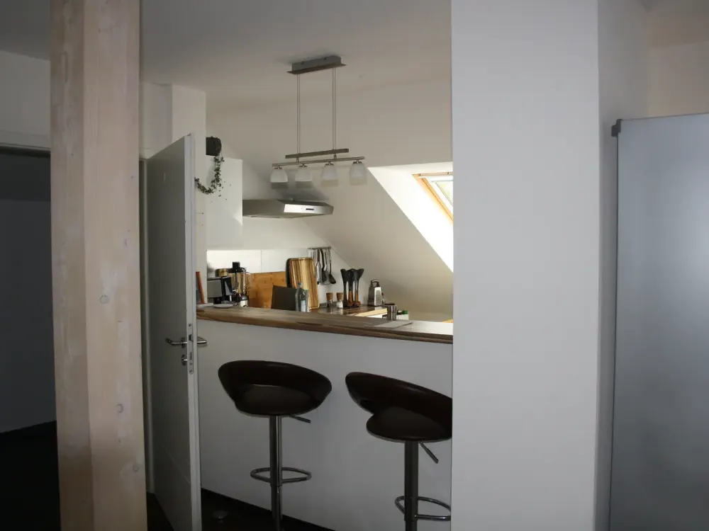 Exklusive, geräumige und vollständig renovierte 2-Zimmer-Wohnung mit Einbauküche in Berlin