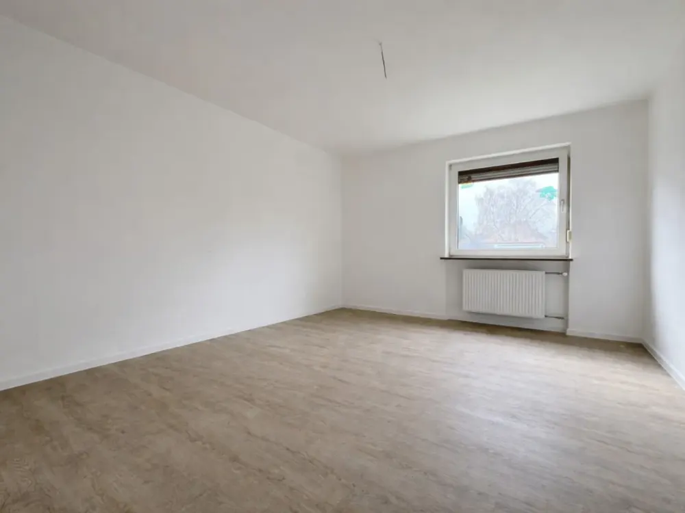 Modernisierte Wohlfühlwohnung mit neuem Duschbad und Wintergarten