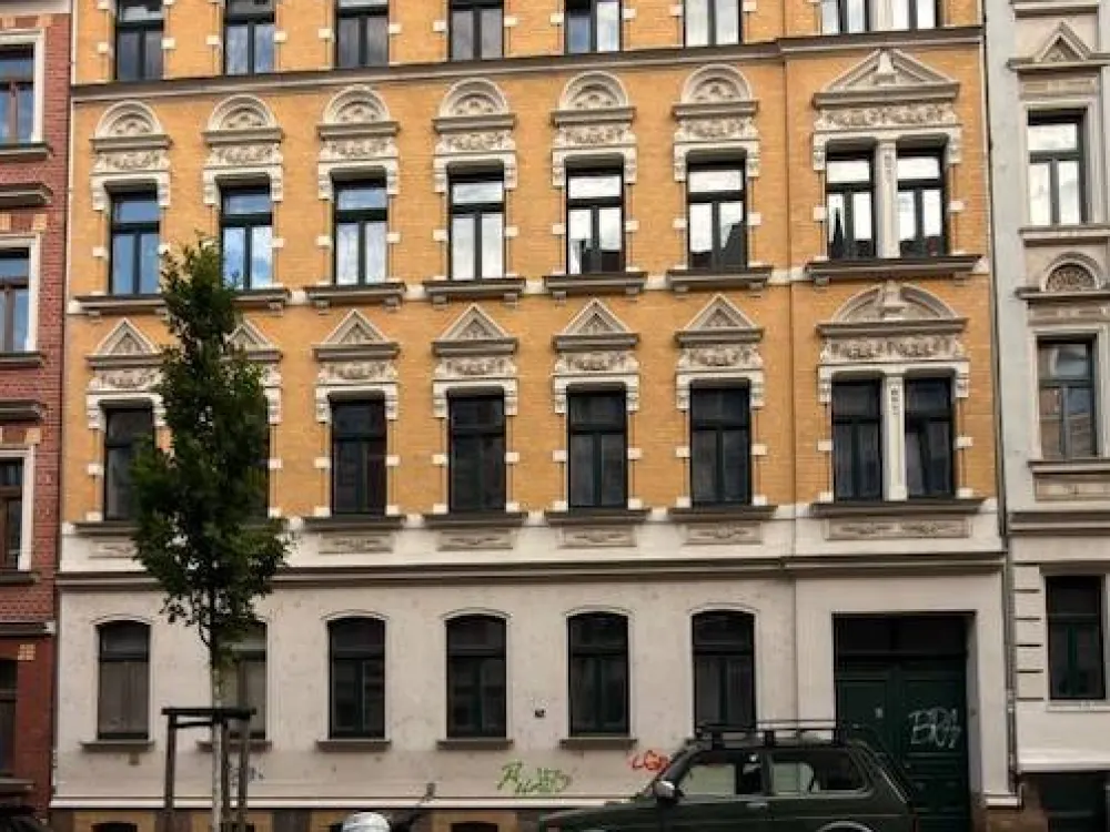 Altbaucharme mit Balkon nähe Leipziger Auwald