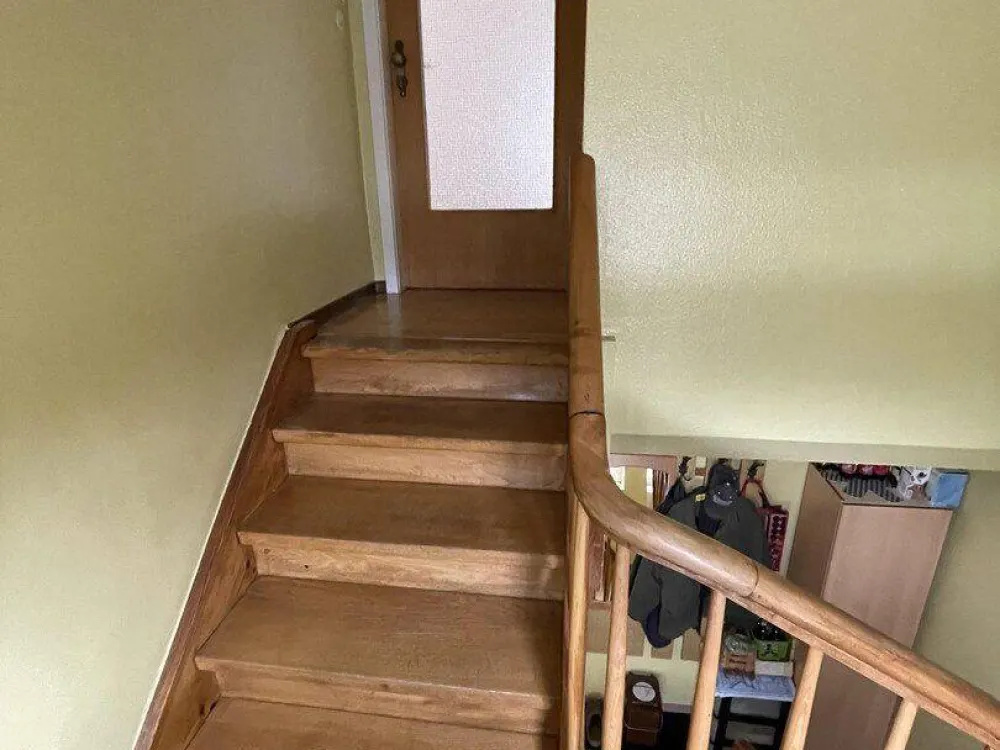 Sonnige 3 Zimmer DG-Whg.m.Stellplatz und Einbauküche in Stammheim ruhige Straße
