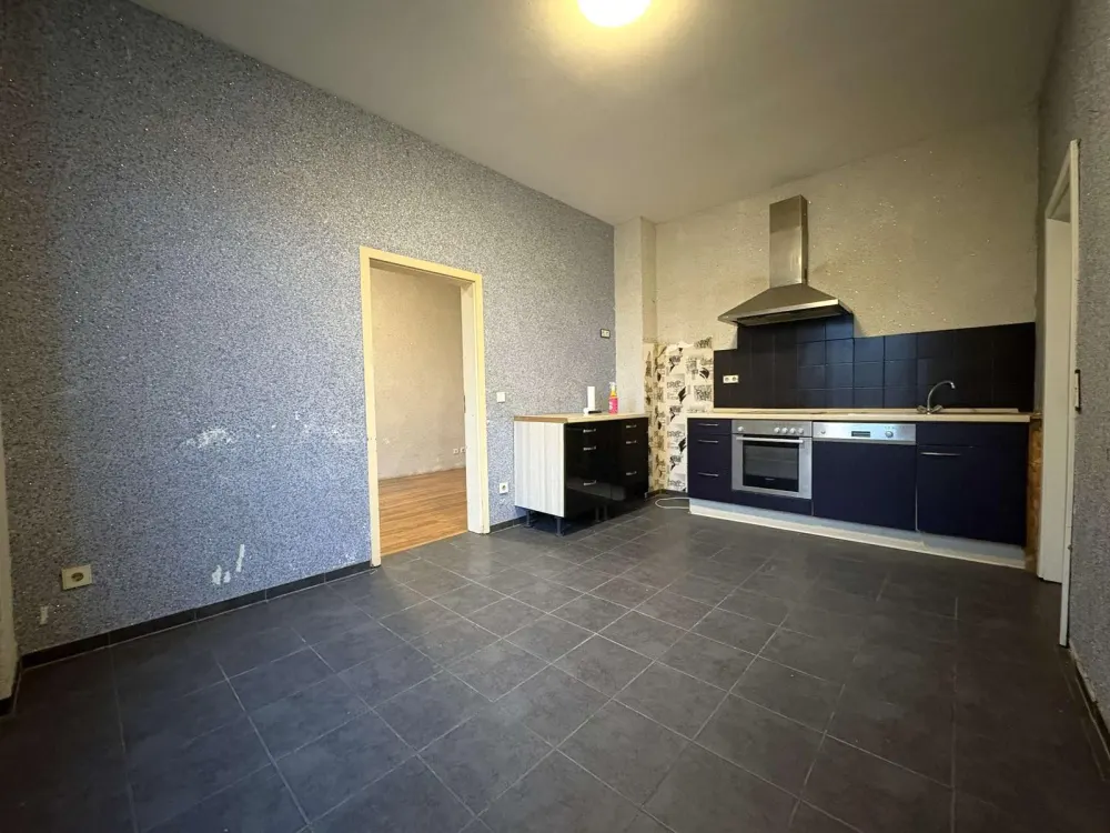 Frisch renovierte 2-Zimmer-Erdgeschosswohnung in Krefeld-Zentrum, Jobcenter ab 3 Personen möglich