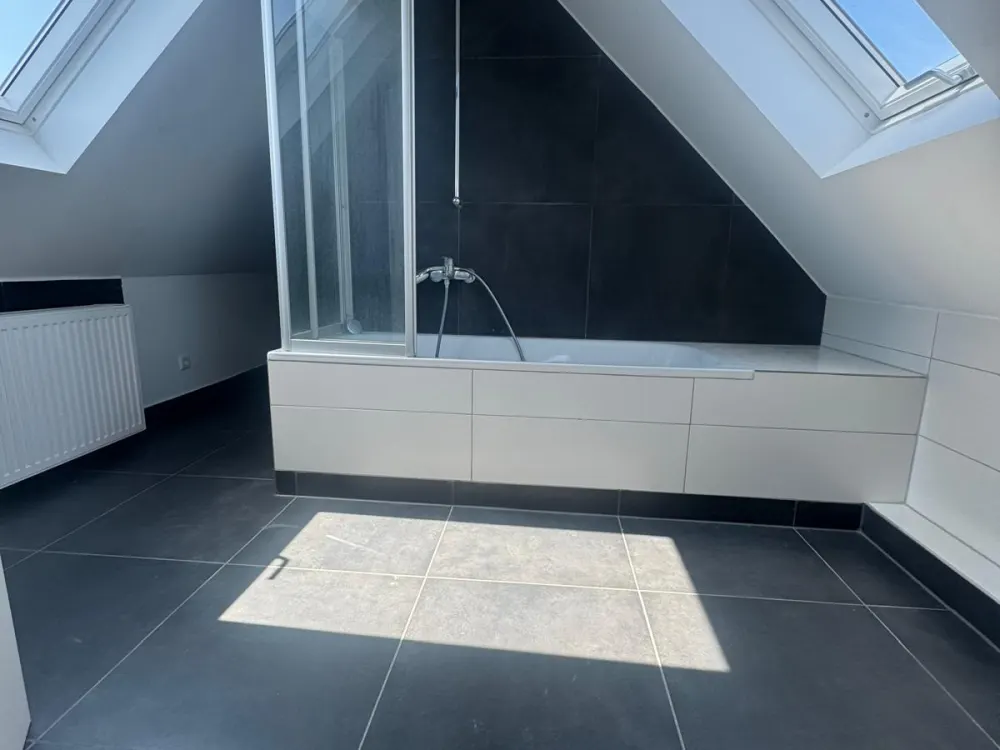 2 Zimmer renovierte Maisonette Wohnung