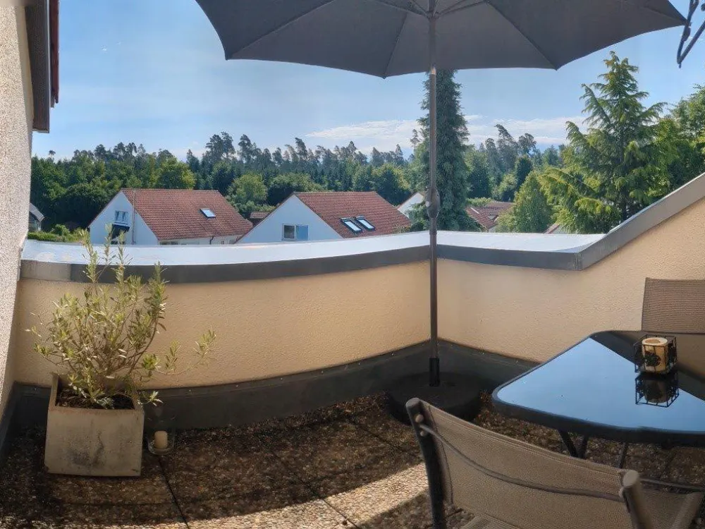 Furnished 2-Room Apartment with Roof Terrace & Parking Space, 49 m²