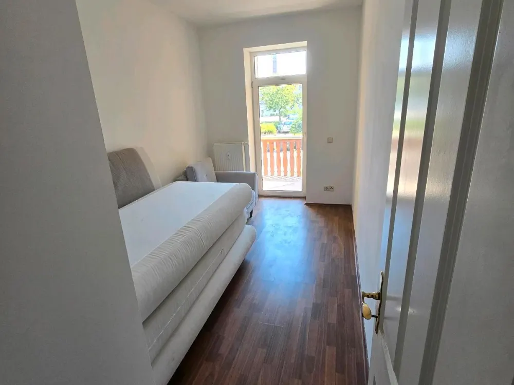 2 Zimmer Wohnung, Möbliert mit Balkon