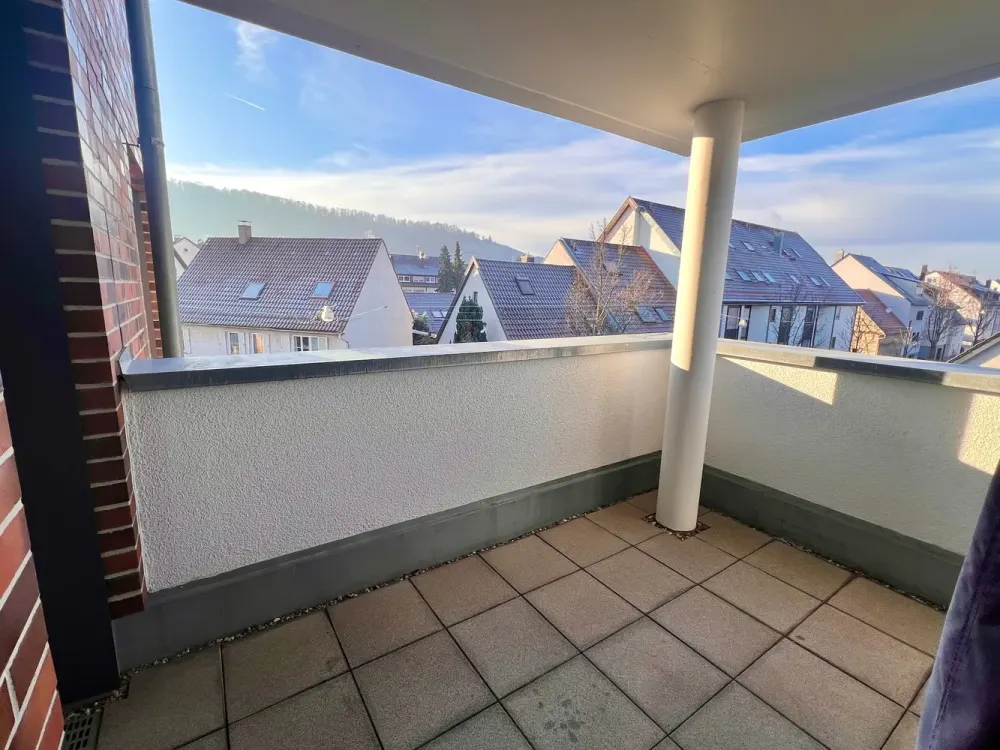 Frisch renovierte 3,5-Zimmer-Wohnung mit eigenem Spa-Bereich & zwei Balkonen