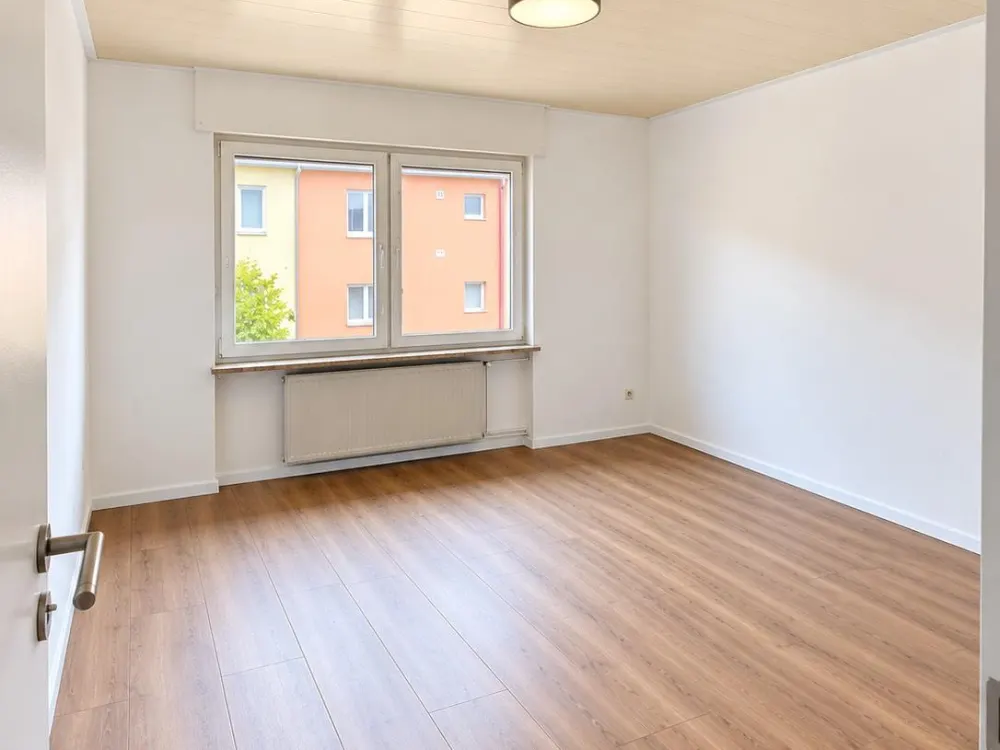 Frisch renovierte 2 ZKB | 65 m² | Balkon |